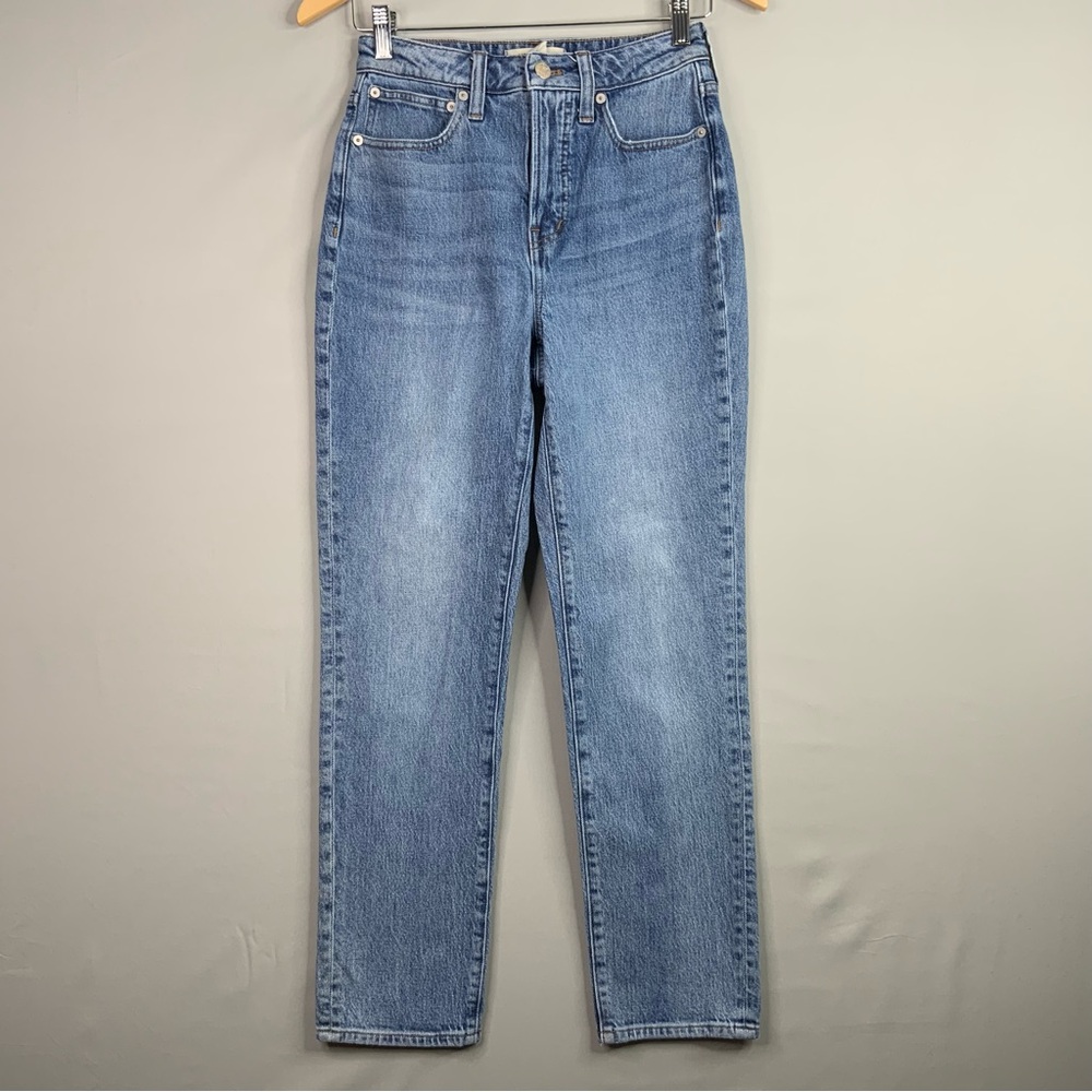 Madewell The Curvy Perfect Vintage Medium Wash. Women’s Size 24.